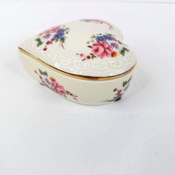 Vintage Heart Shaped Trinket Dish Floral Transfer Ceramic Lid Gold Trim - Picture 3 of 10